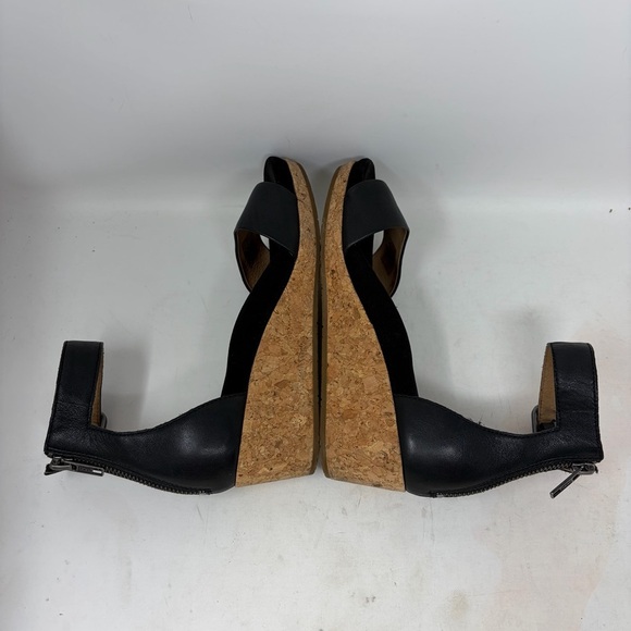 UGG Zoe II Sandal Size 6 - Picture 5 of 13